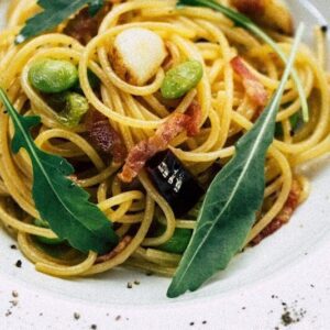 cooked noodles on white ceramic bowl